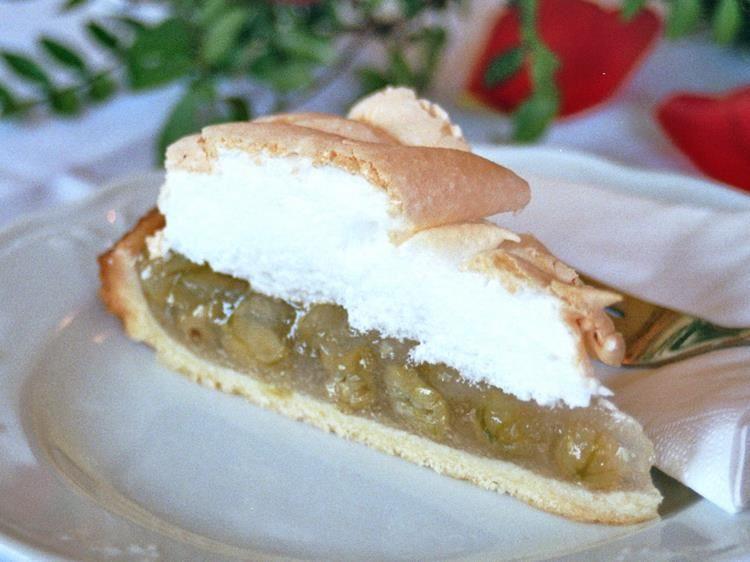 Stachelbeer-Baiser-Kuchen